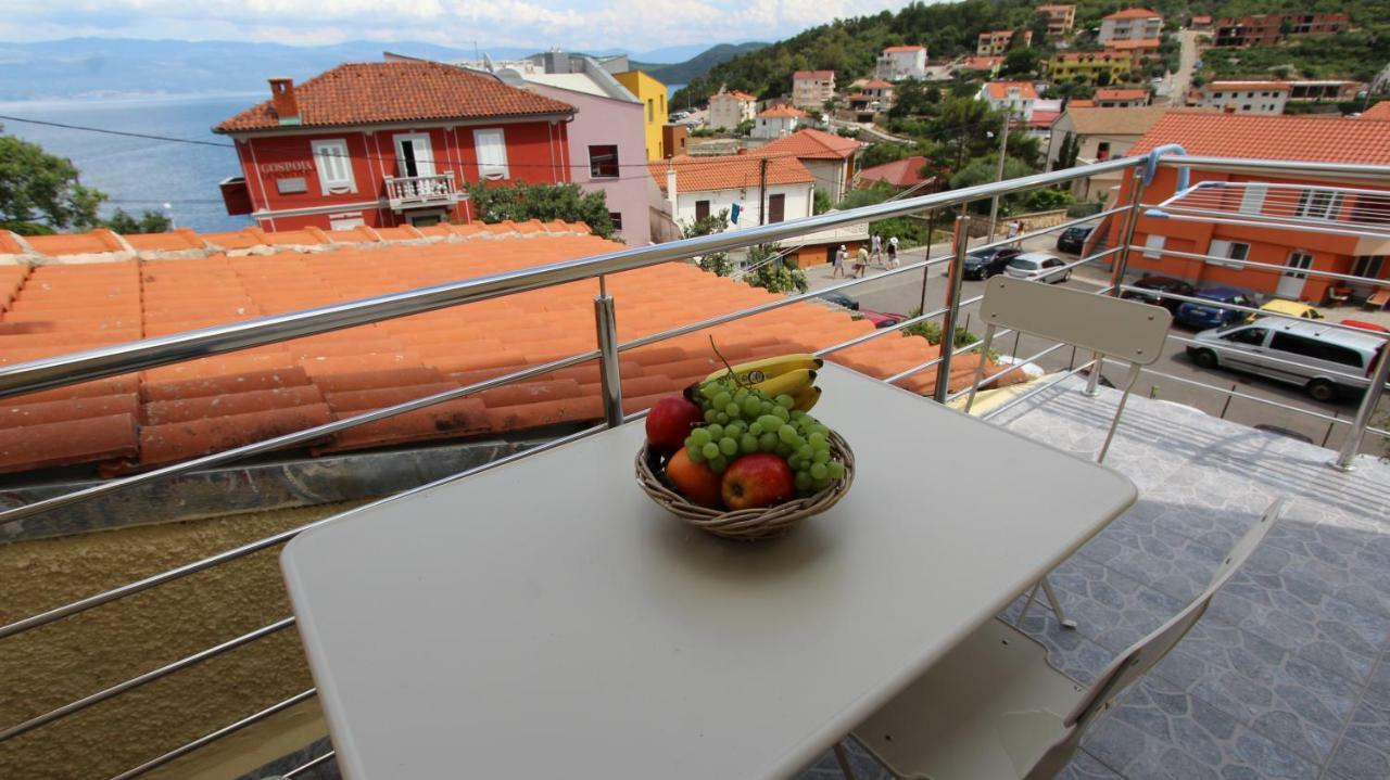 Apartment Palazzo Sare Vrbnik  Exterior foto