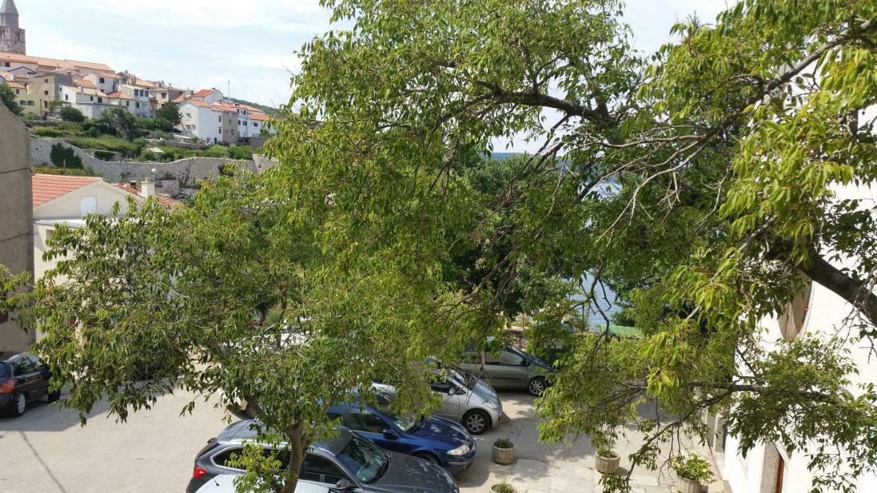 Apartment Palazzo Sare Vrbnik  Exterior foto