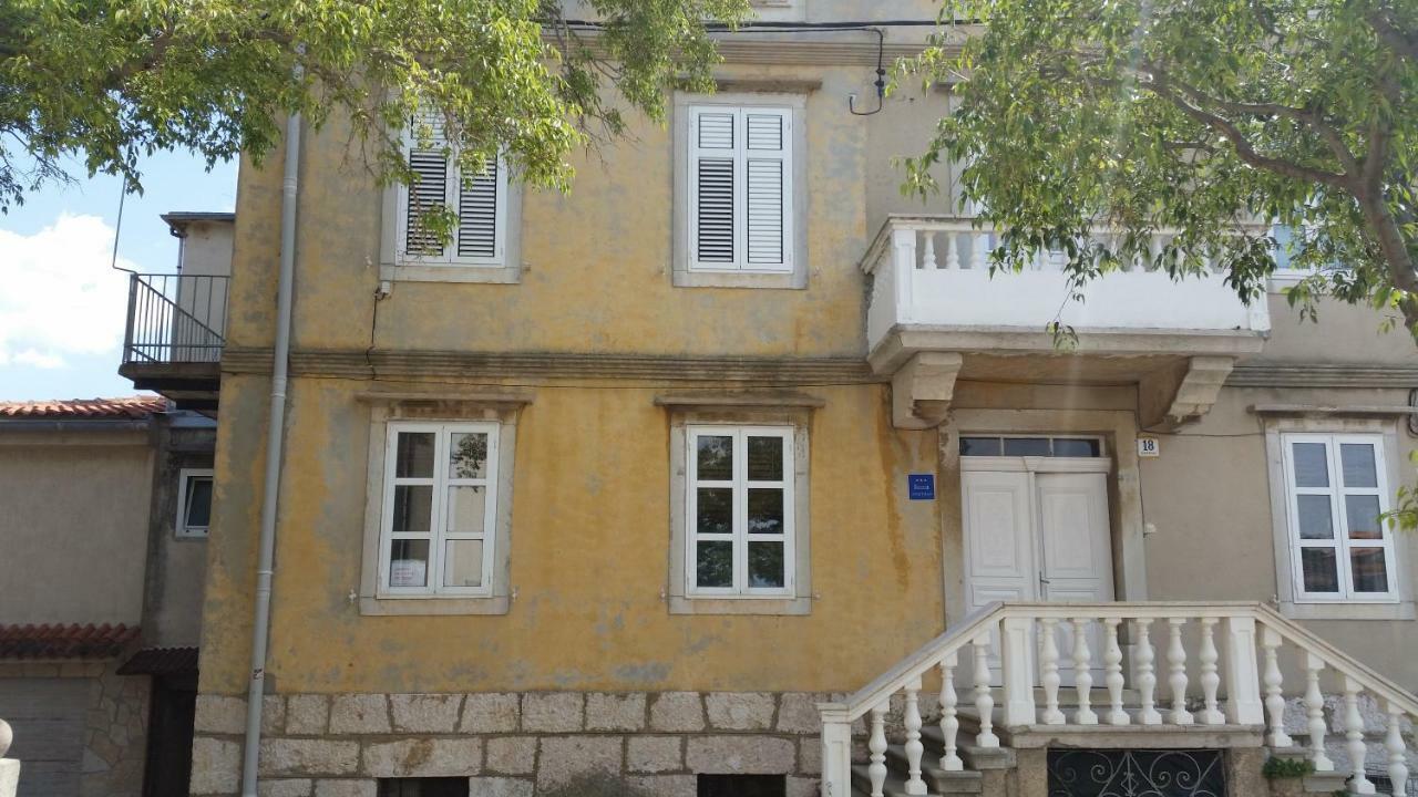Apartment Palazzo Sare Vrbnik  Exterior foto