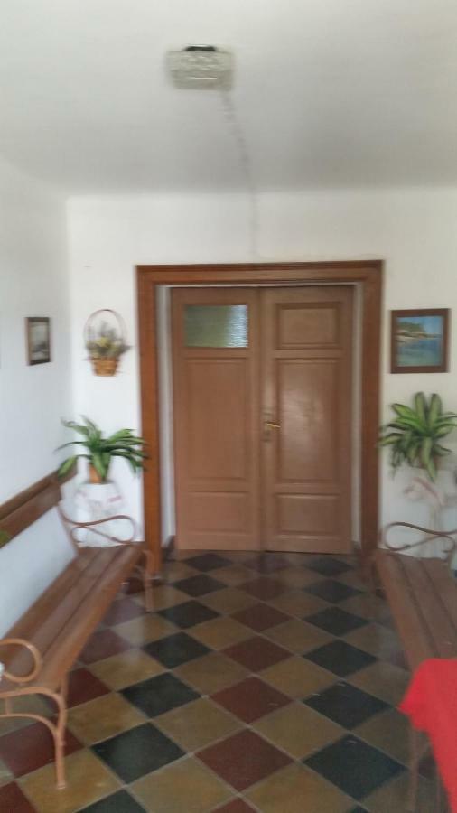 Apartment Palazzo Sare Vrbnik  Exterior foto